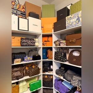 DAN IS LIVE 🥰 Live show with great deals! Come and enjoy 🛍️ !